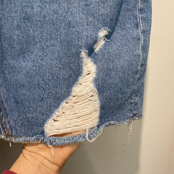 H&M Denim Blue Distressed High Waisted Mini Skirt​​​​​​​ - Picture 6 of 10
